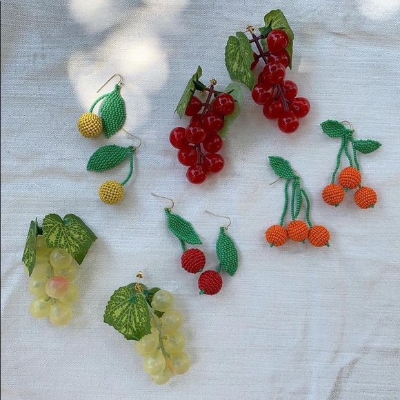 Lisa Says Gah Grapes Earrings - Picture 3 of 3